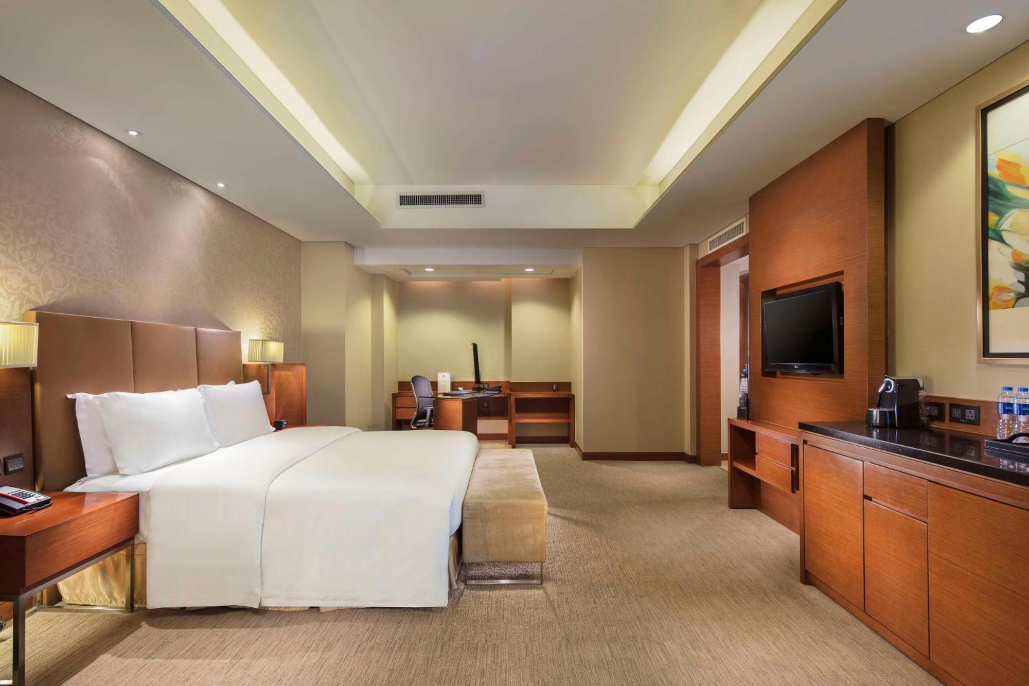 Doubletree By Hilton Shenyang Hotel Bagian luar foto